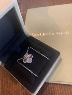 【美品】Van Cleef & Arpels ギョシェネックレス　WGのサムネイル
