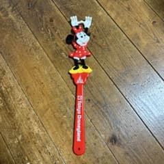 Tokyo Disneyland Minnie Mouse back scratcher