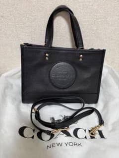 COACH ブラックレザートートバッグのサムネイル