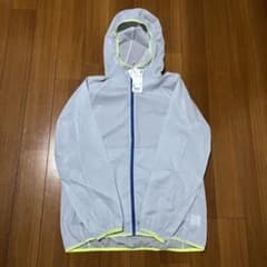 ★新品タグ付き★UNIQLO PLUSライトポケッタブルパーカのサムネイル
