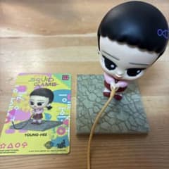 SQUID GAME YOUNG-HEE フィギュア カード付き - メルカリ