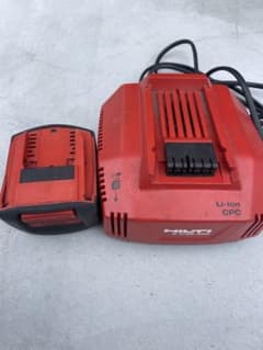 HILTI ヒルティ　バッテリー、充電機。のサムネイル