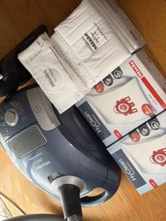 【純正パック11個付】Miele ミーレ 掃除機 S4280 動作良好 純正パック11個付】Miele ミーレ 掃除機 S4280 動作良好 - メルカリ