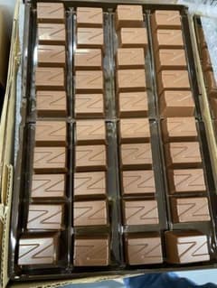 ベルギー王室御用達 ノイハウスNeuhaus ノイハウス•レ 128ピース