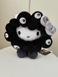 サンリオ ミャクミャクなりきりぬいぐるみ M 黒 ブラック ハローキティのサムネイル