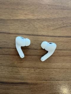 AirPods Pro 第二世代　本体 ホワイト 充電ケース付きのサムネイル