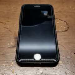 iPhone 7 Silver 32 GB 　ケース付き　SIMフリーのサムネイル