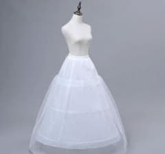 ウェディングドレス　パニエのサムネイル
