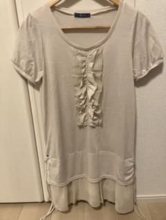 ベージュ フリル付きチュニック 半袖 B級品のサムネイル