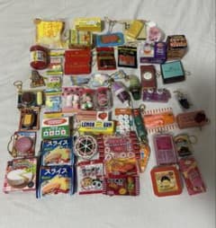 ガチャガチャまとめ売り　食品系　35点のサムネイル