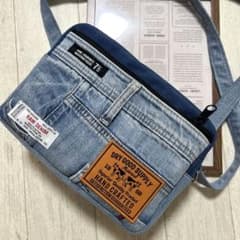 ショルダーバッグ デニムリメイク ハンドメイド - メルカリ