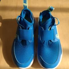 最終値下げ！試着のみ　NIKE　ナイキフレックスランナー１６cmのサムネイル