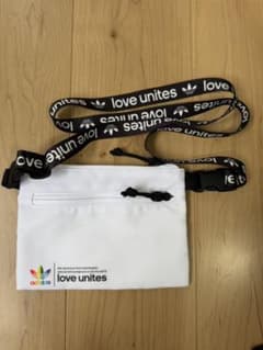adidas love unites サコッシュ ホワイトのサムネイル