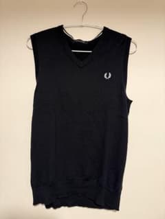 FRED PERRY フレッドペリー　ベスト　Mサイズ　黒のサムネイル