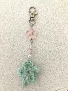 四つ葉のクローバーチャームのサムネイル