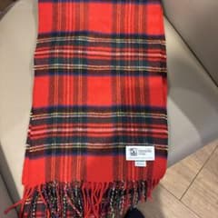 Johnstons of Elgin カシミヤマフラー 赤　大判 Johnstons of Elgin 100%カシミヤ マフラー 赤 - メルカリ