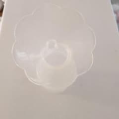 透明 花型 母乳搾乳器のサムネイル