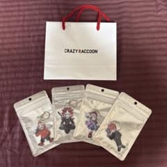 Crazy Raccoon アクリルキーホルダー セット ショッパー付き CRAZY RACCOON アクリルキーホルダー 4種セット - メルカリ