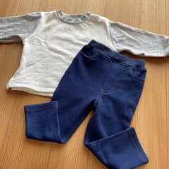 ベビー服 長袖トップスとネイビーパンツセットのサムネイル