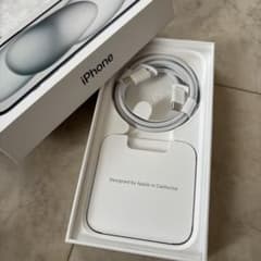 Apple iPhone 15 箱　【 USB-Cケーブル　SIMピン付き】