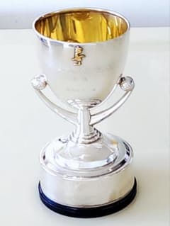 銀製トロフィー 597g純銀 銀製トロフィー 銀製/SILVA970 刻印あり 総重量約254.51g - メルカリ