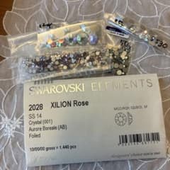 SWAROVSKI ELEMENTSライトアメジストブラックダイヤモンドオーロラのサムネイル