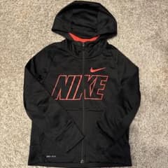 ⭕️値下げ‼️NIKE ⭕️サッカーウェア パーカー 140長袖 裏起毛 ピステのサムネイル