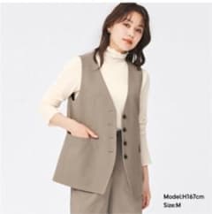 新品未使用　GU ノーカラーベスト　ベージュ　Sサイズのサムネイル