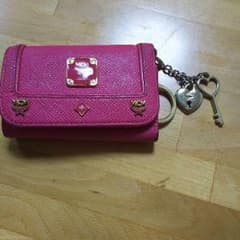 MCM ４連+車用リング付き キーケースのサムネイル