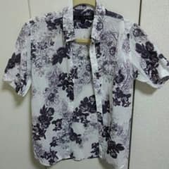 花柄シャツのサムネイル