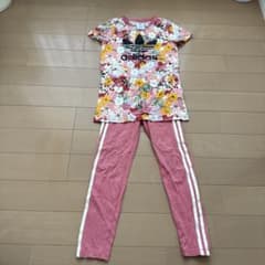 adidas 花柄セットアップ 130cmのサムネイル