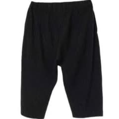 HOMME PLISSÉ ISSEY MIYAKE クロップドパンツのサムネイル