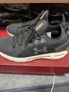 Under Armour HOVR スニーカー ブラックのサムネイル