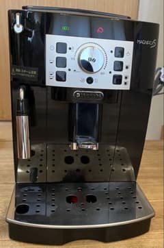 デロンギ　全自動コーヒーメーカー マグニフィカS ECAM22112Bジャンクのサムネイル