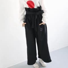 Keisuke Kanda ブカブカのジャージ素材パンツ　ブラック　リボン Keisuke Kanda ブカブカのジャージ素材パンツ サイドロゴテープライン