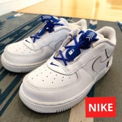 NIKEスニーカーのサムネイル