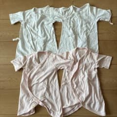 UNIQLO ベビー肌着4枚セット（ホワイト・ピンク）のサムネイル