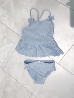 女の子 セパレート 水着のサムネイル