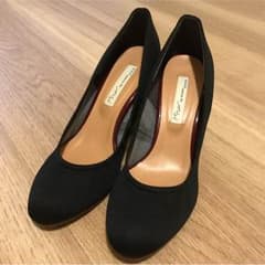美品 ブラックパンプスのサムネイル