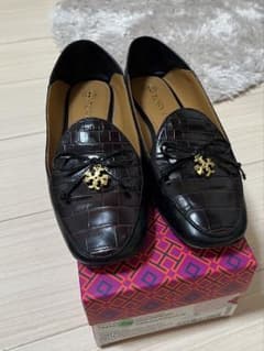 美品✨TORY BURCH クロコ型押し ローファーのサムネイル