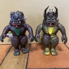 ウルトラ怪獣シリーズ ミクラス1983&1994 2体 - メルカリ