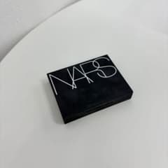 NARS ライトリフレクティングセッティングパウダーのサムネイル