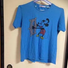 ユニクロTシャツのサムネイル