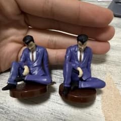 紫色スーツの男性フィギュア2体セットのサムネイル