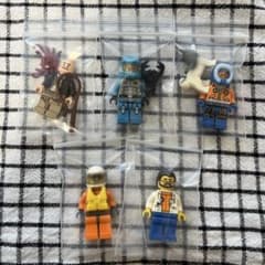 LEGO レゴ ミニフィグ5体＋ハスキー・小物 まとめ売り 廃盤のサムネイル