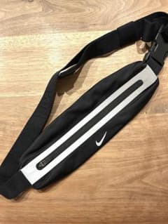 Nike ランニングバック　ウエストポーチのサムネイル