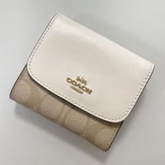 【まい様専用！】COACH コーチ 三つ折り財布のサムネイル