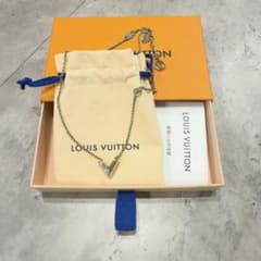 LOUISVUITTON ◎美品 ネックレス エセンシャルV シルバーのサムネイル