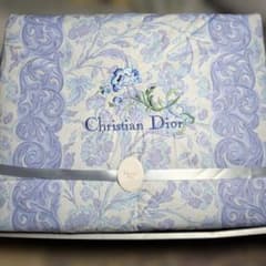 クリスチャンディオール羽毛布団　ダウン90%フェザー10%詰め物0.4kg Christian Dior 羽毛肌掛け布団 ダウンケット 150×200 - メルカリ