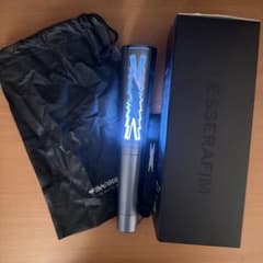 LE SSERAFIM 公式ペンライト 本体のサムネイル